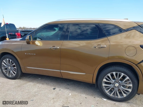 2019 Chevrolet Blazer Premier with VIN 3GNKBFRS5KS703610, listed as a IAAI auction lot 40857704 with 30,779 mi miles. Bid and sale history available at carsss.com. Image 14.