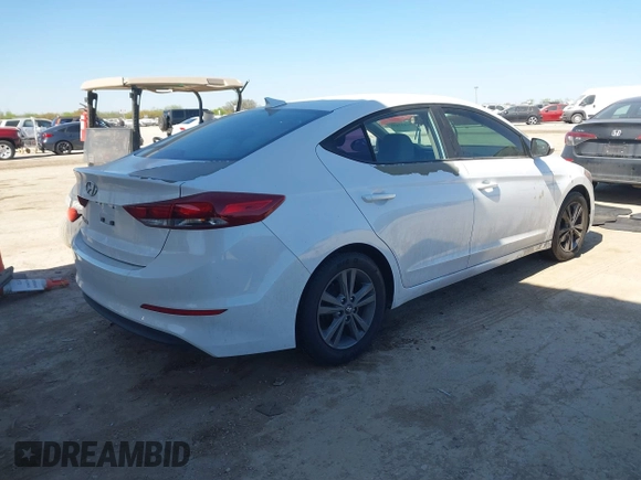 2017 Hyundai Elantra SE z VIN 5NPD84LF7HH129904, wystawiony jako IAAI lot #41837435 z przebiegiem 97 737 mil mil oraz . Historia ofert i sprzedaży dostępna na DreamBid. Obrazek 4.