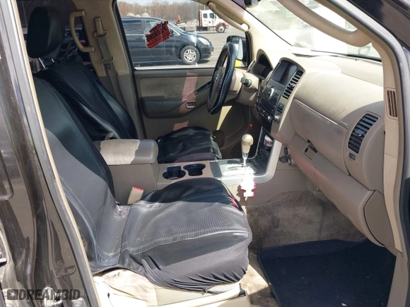 2011 Nissan Pathfinder LE with VIN 5N1AR1NB1BC601571, listed as a IAAI auction lot 41981127 with 175,849 mi miles. Bid and sale history available at carsss.com. Image 5.