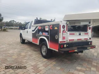 2014 Ford F-250 XL z VIN 1FT7X2BT4EEA78482, wystawiony jako Copart lot #62731915 z przebiegiem 235 126 mil mil oraz Czysty tytuł • Clean title. Historia ofert i sprzedaży dostępna na DreamBid. Obrazek 3.