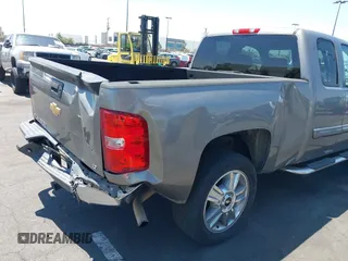 2013 Chevrolet Silverado 1500 LT with VIN 1GCRCSE07DZ139028, listed as a IAAI auction lot 42153434 with 89,181 mi miles and . Bid and sale history available at DreamBid. Image 4.