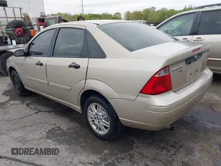 2006 Ford Focus S with VIN 1FAFP34N16W150966, listed as a IAAI auction lot 42038422 with 162,052 mi miles and . Bid and sale history available at carsss.com. Image 3.