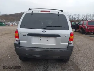 2005 Ford Escape XLT with VIN 1FMYU93125KD27166, listed as a IAAI auction lot 41892715 with 59,067 mi miles. Bid and sale history available at carsss.com. Image 17.