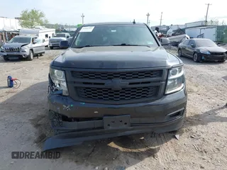 2016 Chevrolet Suburban LT z VIN 1GNSKHKC8GR223442, wystawiony jako IAAI lot #42166983 z przebiegiem 204 827 mil mil oraz . Historia ofert i sprzedaży dostępna na DreamBid. Obrazek 12.