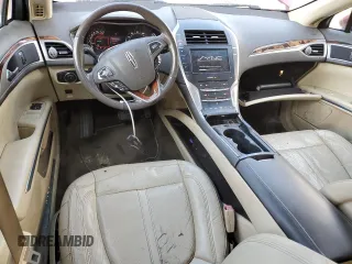 2013 Lincoln MKZ z VIN 3LN6L2G93DR823802, wystawiony jako Copart lot #56592525 z przebiegiem 176 574 mil mil oraz Szkoda całkowita • Salvage title. Historia ofert i sprzedaży dostępna na DreamBid. Obrazek 8.