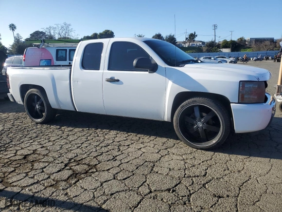 2007 Chevrolet Silverado 1500 LT w/1LT with VIN 1GCEC19J37Z524196, listed as a Copart auction lot 88102675 with 148,582 mi miles and Salvage Title. Bid and sale history available at carsss.com. Image 4.
