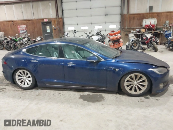 2018 Tesla Model S 75D with VIN 5YJSA1E24JF257817, listed as a IAAI auction lot 41960439 with 61,971 mi miles and . Bid and sale history available at DreamBid. Image 12.
