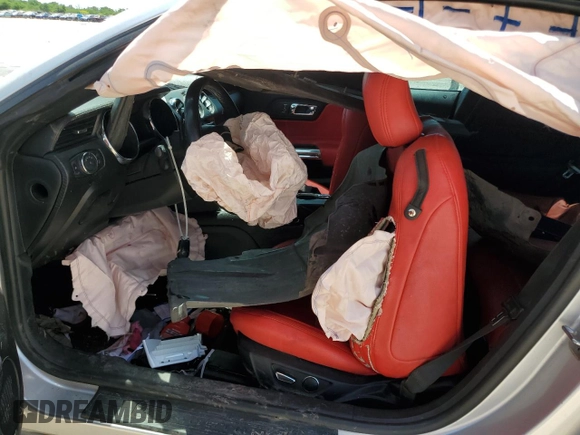 2016 Ford Mustang V6 z VIN 1FA6P8AM9G5306655, wystawiony jako Copart lot #53194395 z przebiegiem 162 519 mil mil oraz Szkoda całkowita • Salvage title. Historia ofert i sprzedaży dostępna na DreamBid. Obrazek 7.