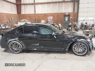 2017 BMW M3 z VIN WBS8M9C52H5G83686, wystawiony jako IAAI lot #42205796 z przebiegiem 51 956 mil mil oraz . Historia ofert i sprzedaży dostępna na DreamBid. Obrazek 18.