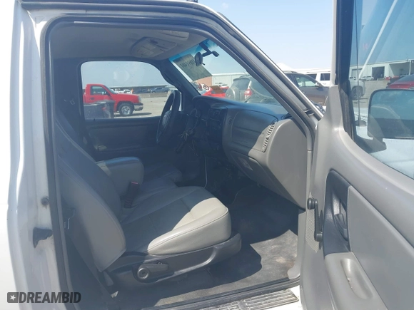 2005 Ford Ranger XL with VIN 1FTYR10U05PA40322, listed as a IAAI auction lot 41891401 with 230,985 mi miles. Bid and sale history available at carsss.com. Image 5.