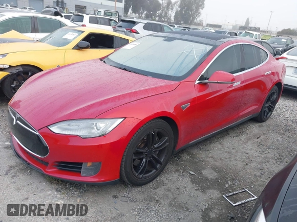 2013 Tesla Model S с VIN 5YJSA1CN1DFP09577, выставлен на аукционе IAAI как лот 41626684 с пробегом 128 289 миль миль и . История ставок и продаж доступна на DreamBid. Изображение 19.