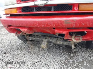 2004 Chevrolet Blazer LS z VIN 1GNDT13X64K127182, wystawiony jako IAAI lot #42188177 z przebiegiem 135 946 mil mil oraz . Historia ofert i sprzedaży dostępna na DreamBid. Obrazek 6.