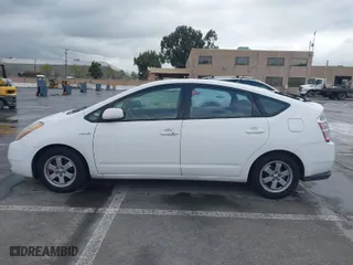 2006 Toyota Prius with VIN JTDKB20U563162831, listed as a IAAI auction lot 41920329 with 265,963 mi miles. Bid and sale history available at carsss.com. Image 14.