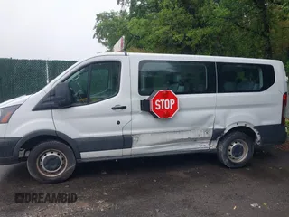 2016 Ford Transit XL z VIN 1FMZK1ZM6GKB29173, wystawiony jako IAAI lot #42388672 z przebiegiem 108 076 mil mil oraz . Historia ofert i sprzedaży dostępna na DreamBid. Obrazek 14.