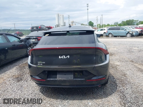 2022 Kia EV6 Wind z VIN KNDC3DLC5N5034625, wystawiony jako IAAI lot #42263100 z przebiegiem 35 412 mil mil oraz . Historia ofert i sprzedaży dostępna na DreamBid. Obrazek 16.