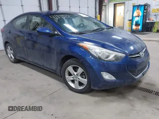 2013 Hyundai Elantra GLS z VIN KMHDH4AE9DU877608, wystawiony jako IAAI lot #41998289 z przebiegiem 93 502 mil mil oraz . Historia ofert i sprzedaży dostępna na DreamBid. Obrazek 1.
