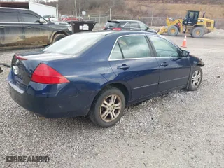 2007 Honda Accord Sdn LX SE with VIN 1HGCM56387A212845, listed as a IAAI auction lot 41664543 with 186,684 mi miles. Bid and sale history available at carsss.com. Image 4.