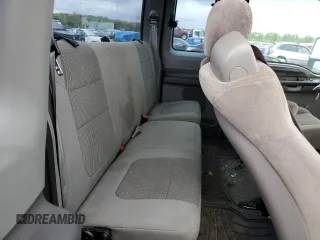 2004 Ford F-250 XL z VIN 1FTNX21P54ED17094, wystawiony jako Copart lot #55435195 z przebiegiem 172 934 mil mil oraz Szkoda całkowita • Salvage title. Historia ofert i sprzedaży dostępna na DreamBid. Obrazek 10.