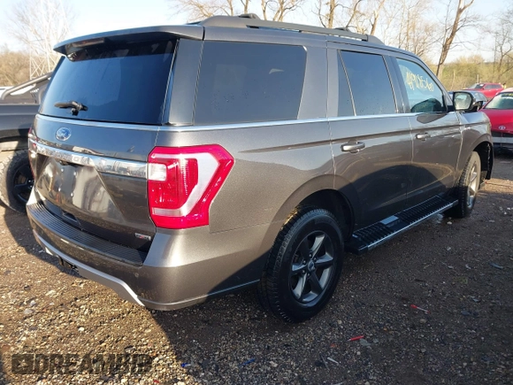 2018 Ford Expedition XLT with VIN 1FMJU1JT8JEA36400, listed as a IAAI auction lot 41918560 with 106,682 mi miles and . Bid and sale history available at DreamBid. Image 4.