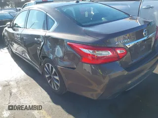 2017 Nissan Altima 2.5 SV with VIN 1N4AL3AP1HC188360, listed as a IAAI auction lot 41432809 with 72,182 mi miles. Bid and sale history available at carsss.com. Image 18.