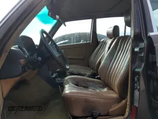 1984 Mercedes-Benz 300 D with VIN WDBAB33A9EA067572, listed as a Copart auction lot 79063724 with 175,663 mi miles and Salvage Title. Bid and sale history available at DreamBid. Image 7.