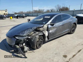 2019 Tesla Model S 75D z VIN 5YJSA1E28KF295746, wystawiony jako Copart lot #46917805 z przebiegiem Nie podano mil oraz Szkoda całkowita • Salvage title. Historia ofert i sprzedaży dostępna na DreamBid. Obrazek 1.