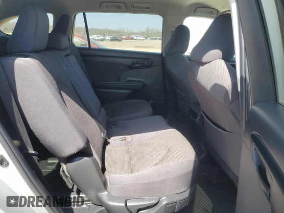 2021 Toyota Highlander L with VIN 5TDBZRBH9MS546739, listed as a Copart auction lot 52538315 with 31,286 mi miles and Non repairable. Bid and sale history available at DreamBid. Image 11.