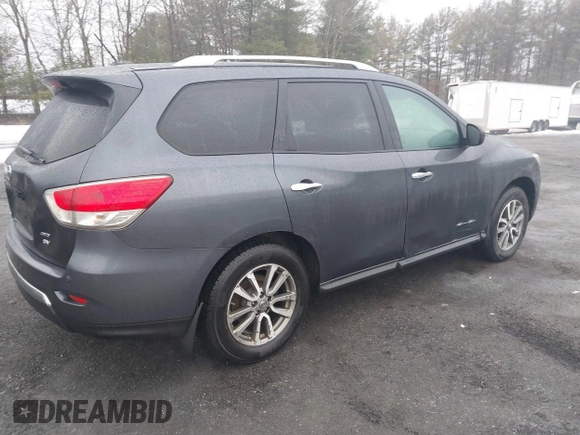 2013 Nissan Pathfinder SV with VIN 5N1AR2MM6DC670669, listed as a IAAI auction lot 41727260 with 186,112 mi miles. Bid and sale history available at carsss.com. Image 4.