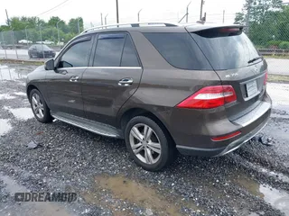 2014 Mercedes-Benz M 350 with VIN 4JGDA5JB4EA334430, listed as a IAAI auction lot 42503479 with 181,983 mi miles and . Bid and sale history available at DreamBid. Image 3.