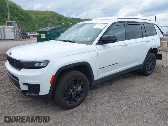 2024 Jeep Grand Cherokee Altitude z VIN 1C4RJKAG7R8607555, wystawiony jako IAAI lot #42162453 z przebiegiem 14 802 mil mil oraz . Historia ofert i sprzedaży dostępna na DreamBid. Obrazek 18.