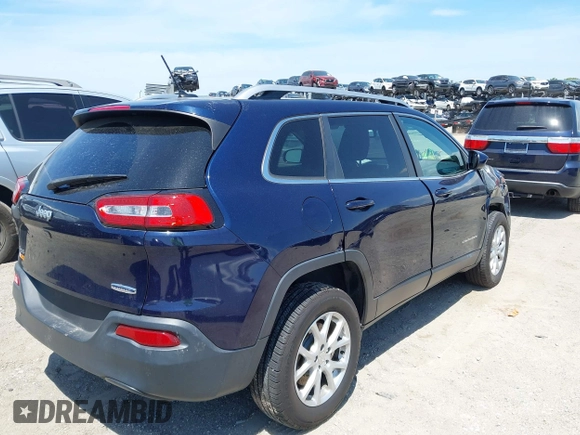 2016 Jeep Cherokee Latitude with VIN 1C4PJMCB5GW199103, listed as a IAAI auction lot 41929758 with 82,379 mi miles. Bid and sale history available at carsss.com. Image 4.