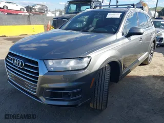 2017 Audi Q7 Premium Plus with VIN WA1LAAF7XHD047894, listed as a IAAI auction lot 41680543 with 83863 miles. Bid and sale history available at carsss.com. Image 17.