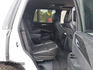2017 Cadillac Escalade Platinum z VIN 1GYS4DKJ3HR232135, wystawiony jako IAAI lot #42107632 z przebiegiem 107 833 mil mil oraz . Historia ofert i sprzedaży dostępna na DreamBid. Obrazek 8.
