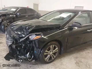 2019 Hyundai Sonata Sport with VIN 5NPE34AF4KH789783, listed as a IAAI auction lot 41082804 with 92,877 mi miles. Bid and sale history available at carsss.com. Image 18.