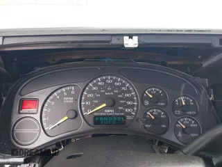 1999 GMC New Sierra 1500 SL with VIN 1GTEC14W2XZ512494, listed as a IAAI auction lot 41799076 with 210,710 mi miles. Bid and sale history available at carsss.com. Image 7.
