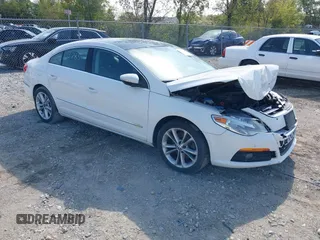 2009 Volkswagen CC Luxury with VIN WVWHL73C09E553580, listed as a IAAI auction lot 40456840 with 197,572 mi miles. Bid and sale history available at carsss.com. Image 1.