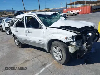 2005 Ford Escape Hybrid with VIN 1FMCU96H55KD91317, listed as a IAAI auction lot 41813426 with 250,978 mi miles. Bid and sale history available at carsss.com. Image 1.