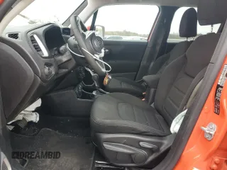 2020 Jeep Renegade Altitude z VIN ZACNJBBB8LPL68483, wystawiony jako Copart lot #82383744 z przebiegiem 111 581 mil mil oraz Szkoda całkowita • Salvage title. Historia ofert i sprzedaży dostępna na DreamBid. Obrazek 7.