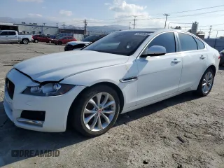 2018 Jaguar XF with VIN SAJBD4FN3JCY57700, listed as a Copart auction lot 42643035 with 67,909 mi miles and Salvage Title. Bid and sale history available at DreamBid. Image 1.