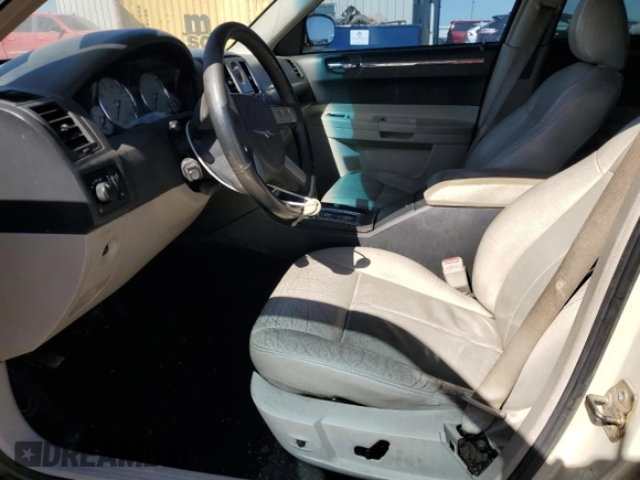 2005 Chrysler 300 with VIN 2C3AA53G55H182941, listed as a Copart auction lot 67077814 with 152,446 mi miles and Salvage Title. Bid and sale history available at carsss.com. Image 7.