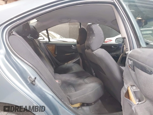 2001 Volvo S60 with VIN YV1RS61R412069484, listed as a IAAI auction lot 41598380 with 185,219 mi miles. Bid and sale history available at carsss.com. Image 8.