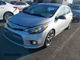 2016 Kia Forte SX с VIN KNAFZ5A35G5635456, выставлен на аукционе IAAI как лот 41656753 с пробегом 130 838 миль миль и . История ставок и продаж доступна на DreamBid. Изображение 18.