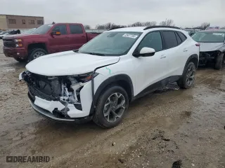 2025 Chevrolet Trax LT with VIN KL77LHEP6SC124685, listed as a Copart auction lot 43427785 with 2,494 mi miles and Salvage Title. Bid and sale history available at carsss.com. Image 1.