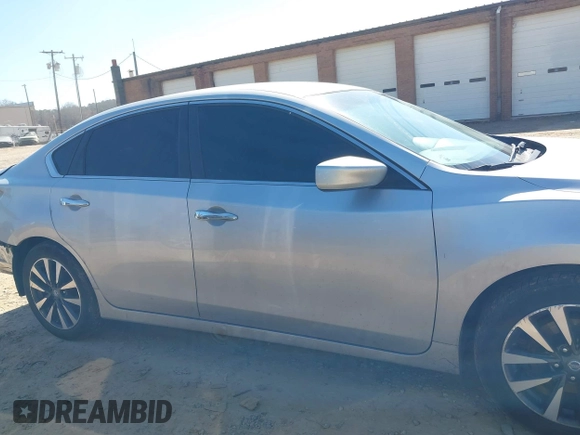 2017 Nissan Altima SV with VIN 1N4AL3AP4HC222307, listed as a IAAI auction lot 41589442 with 117,122 mi miles and . Bid and sale history available at carsss.com. Image 13.