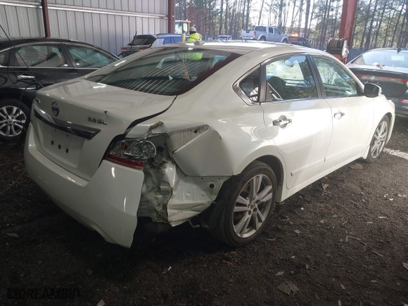 2013 Nissan Altima 3.5 SL with VIN 1N4BL3APXDC911928, listed as a IAAI auction lot 41533563 with 133,230 mi miles. Bid and sale history available at carsss.com. Image 4.