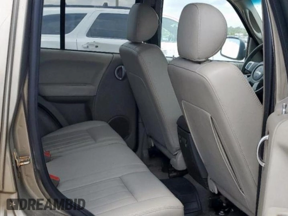 2005 Jeep Liberty Limited with VIN 1J8GL58K35W724478, listed as a Copart auction lot 61165405 with 202,099 mi miles and Salvage title. Bid and sale history available at DreamBid. Image 10.