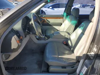 1993 Mercedes-Benz 400 z VIN WDBGA43E5PA107736, wystawiony jako Copart lot #87721115 z przebiegiem 192 418 mil mil oraz Tytuł czysty. Historia ofert i sprzedaży dostępna na DreamBid. Obrazek 7.