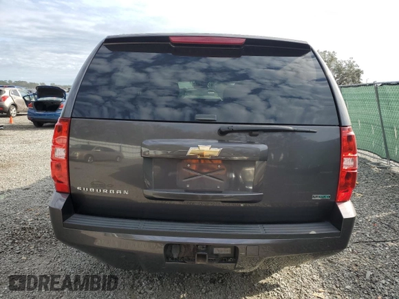 2011 Chevrolet Suburban z VIN 1GNSKHE3XBR184616, wystawiony jako Copart lot #86051484 z przebiegiem 136 597 mil mil oraz Szkoda całkowita • Salvage title. Historia ofert i sprzedaży dostępna na DreamBid. Obrazek 6.