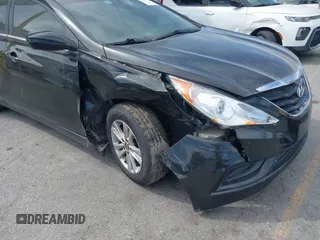 2012 Hyundai Sonata GLS with VIN 5NPEB4AC4CH462892, listed as a IAAI auction lot 41829985 with 220,605 mi miles and . Bid and sale history available at carsss.com. Image 6.