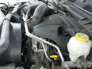 2018 Ram 1500 Big Horn z VIN 1C6RR7LT6JS331464, wystawiony jako IAAI lot #42357063 z przebiegiem 206 907 mil mil oraz . Historia ofert i sprzedaży dostępna na DreamBid. Obrazek 19.